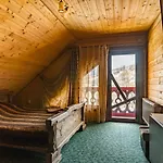 Skyta Villa *